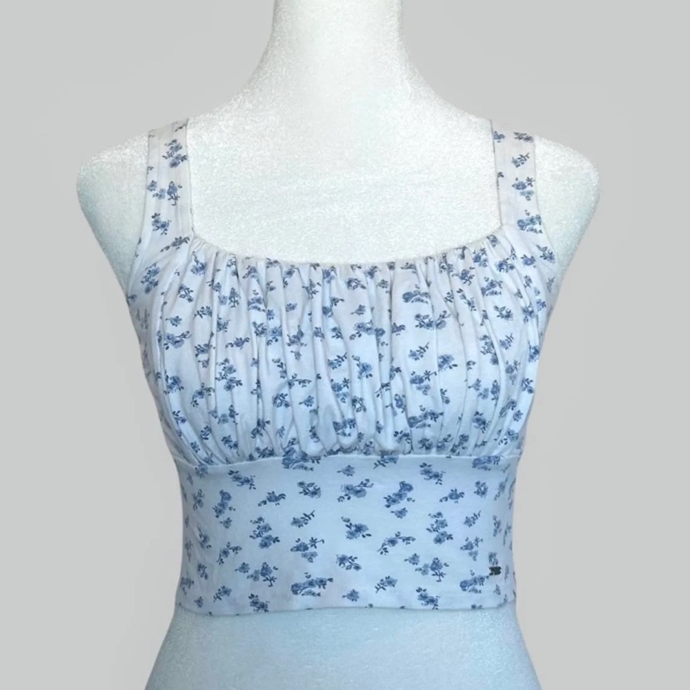 Hollister White/Blue Floral Top M